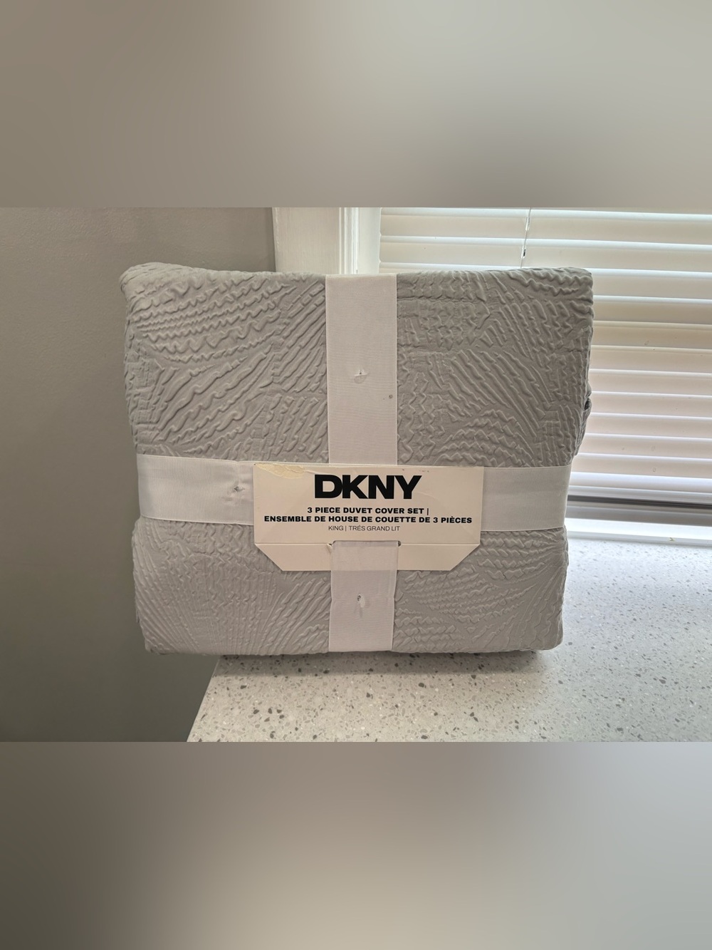 NEW DKNY Gray 3-Piece Duvet Cover Set in King Size